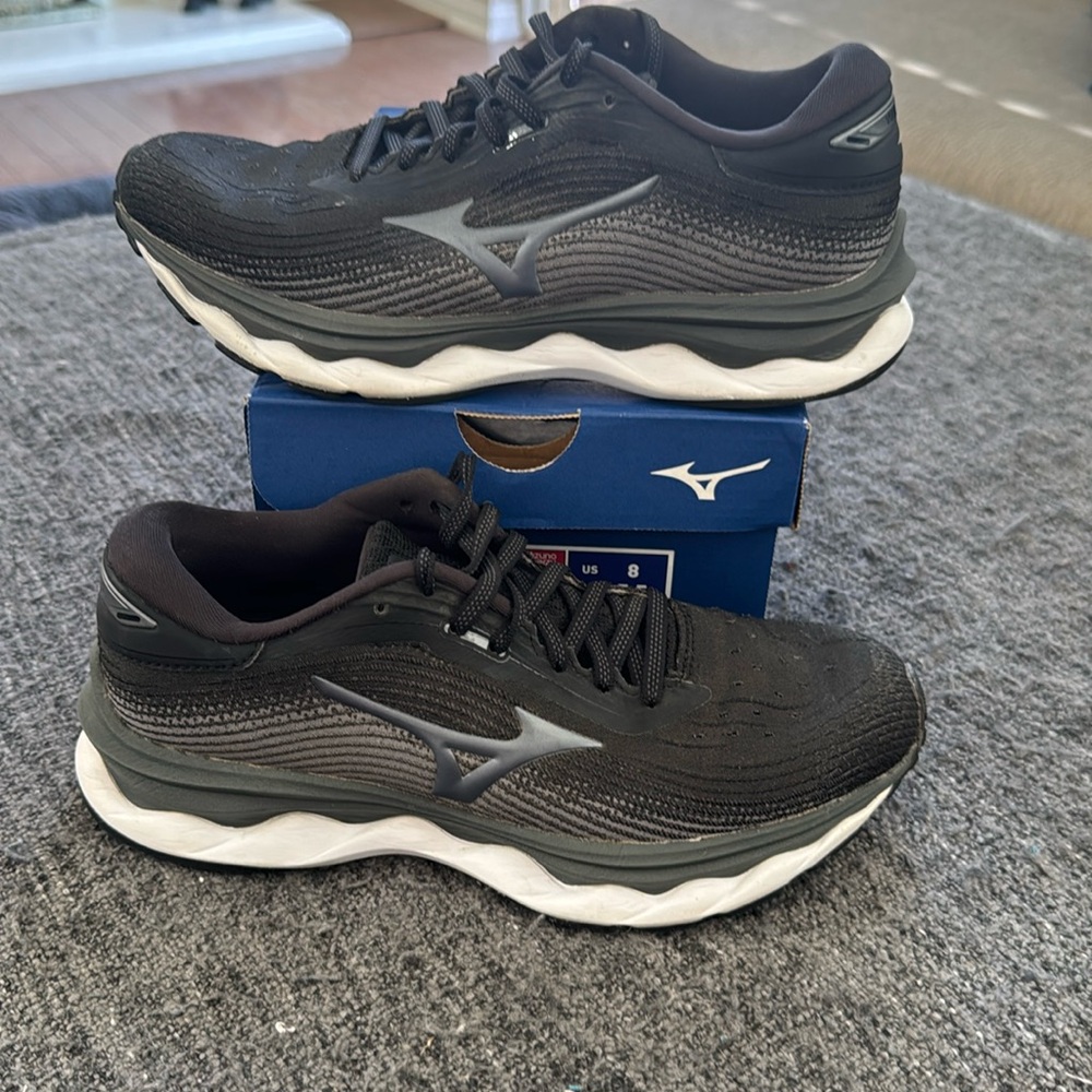 Mizuno Wave Sky 5